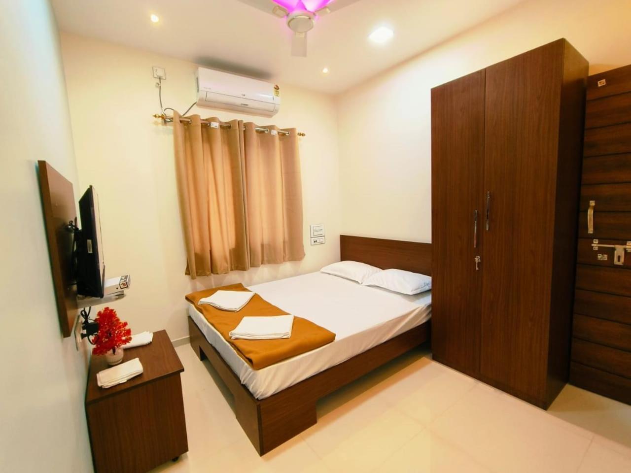 Hotel Ashokraj Kolhapur Zewnętrze zdjęcie
